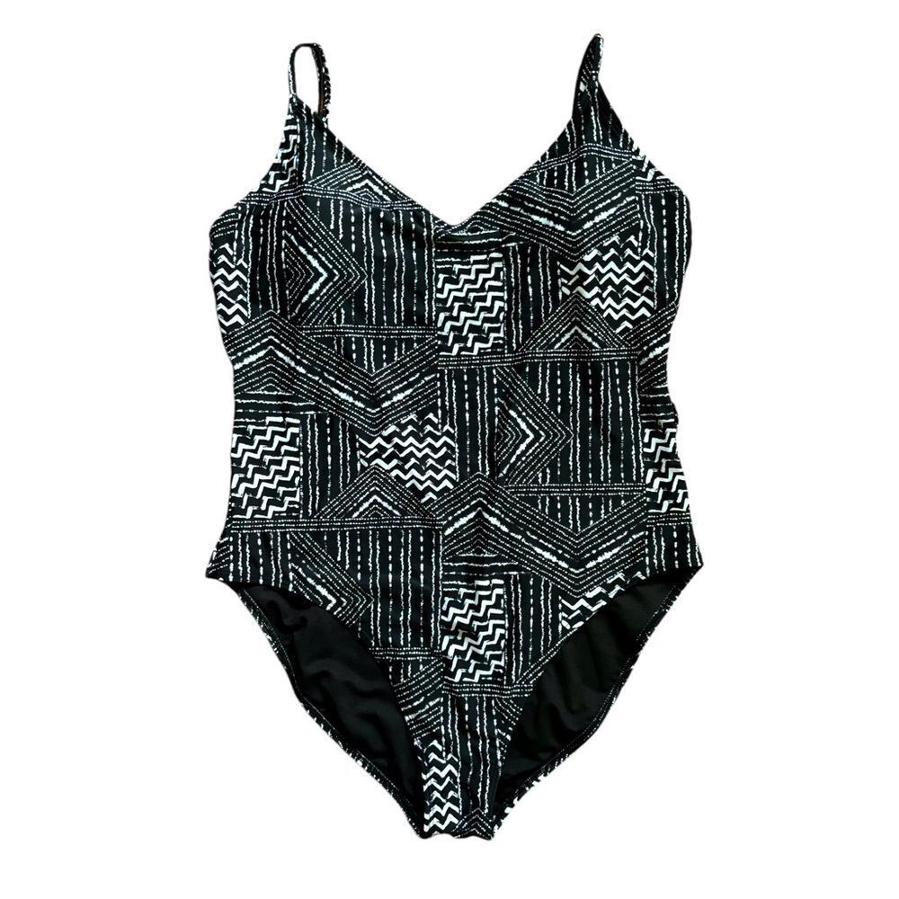 O’Rageous Black and White Geometric Print One Piece Swimsuit Size XL  1 0413